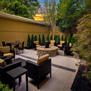 Courtyard By Marriott Buckhead Atlanta